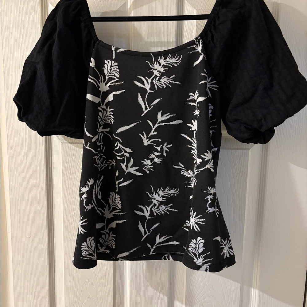 Marc New York Black and White Puff Sleeve Blouse Large